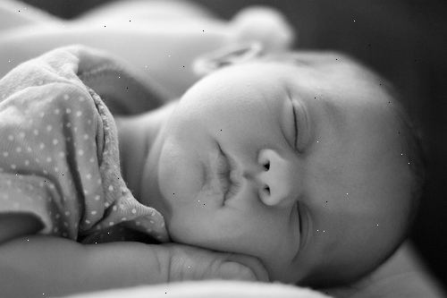 Hur ansöker baby whisperer sömn metod. Lyssna och titta på rörelser, ljud, skrik, skrik eller andra läten ditt barn gör.