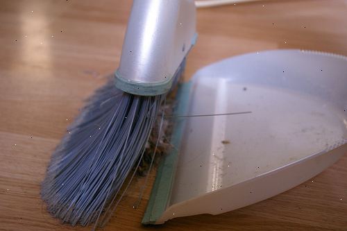 Hur att sopa ett golv. Välj en bra kvast lämplig för uppgiften.