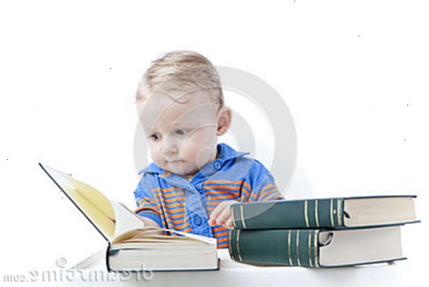 Hur man läser en bok till ett barn eller spädbarn. Välj en tid som barnet är i ett lugnt, alert humör - oftast efter en tupplur och med en full mage.