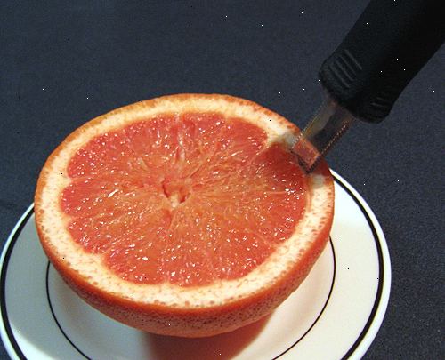 Hur man äter en grapefrukt. Vänta tills du är på humör för att äta grapefrukt.