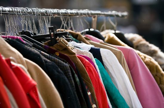 Hur man säljer begagnade kläder. Forskning de begagnade kläder butiker i ditt område.