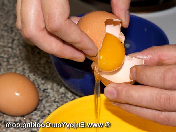 Hur skiljer man ett ägg. Köpa färska ägg om du kan.