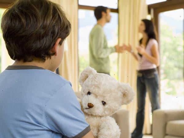 Hur man handskas med barn i en skilsmässa situation. Försök att se din ex genom deras ögon - som sin mamma / pappa.