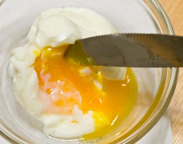 Hur man gör en mjuk kokt ägg. Använd en liten kastrull.